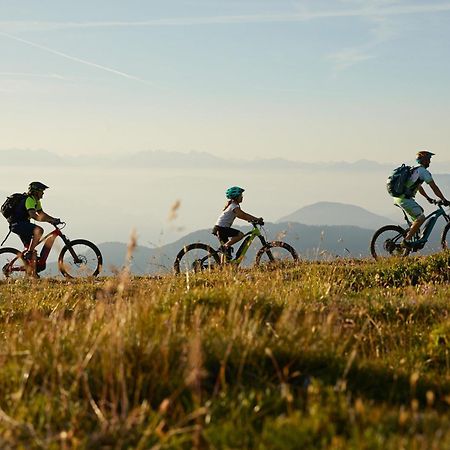 Ferien & Wellnesshotel Windschar Brunico Kültér fotó