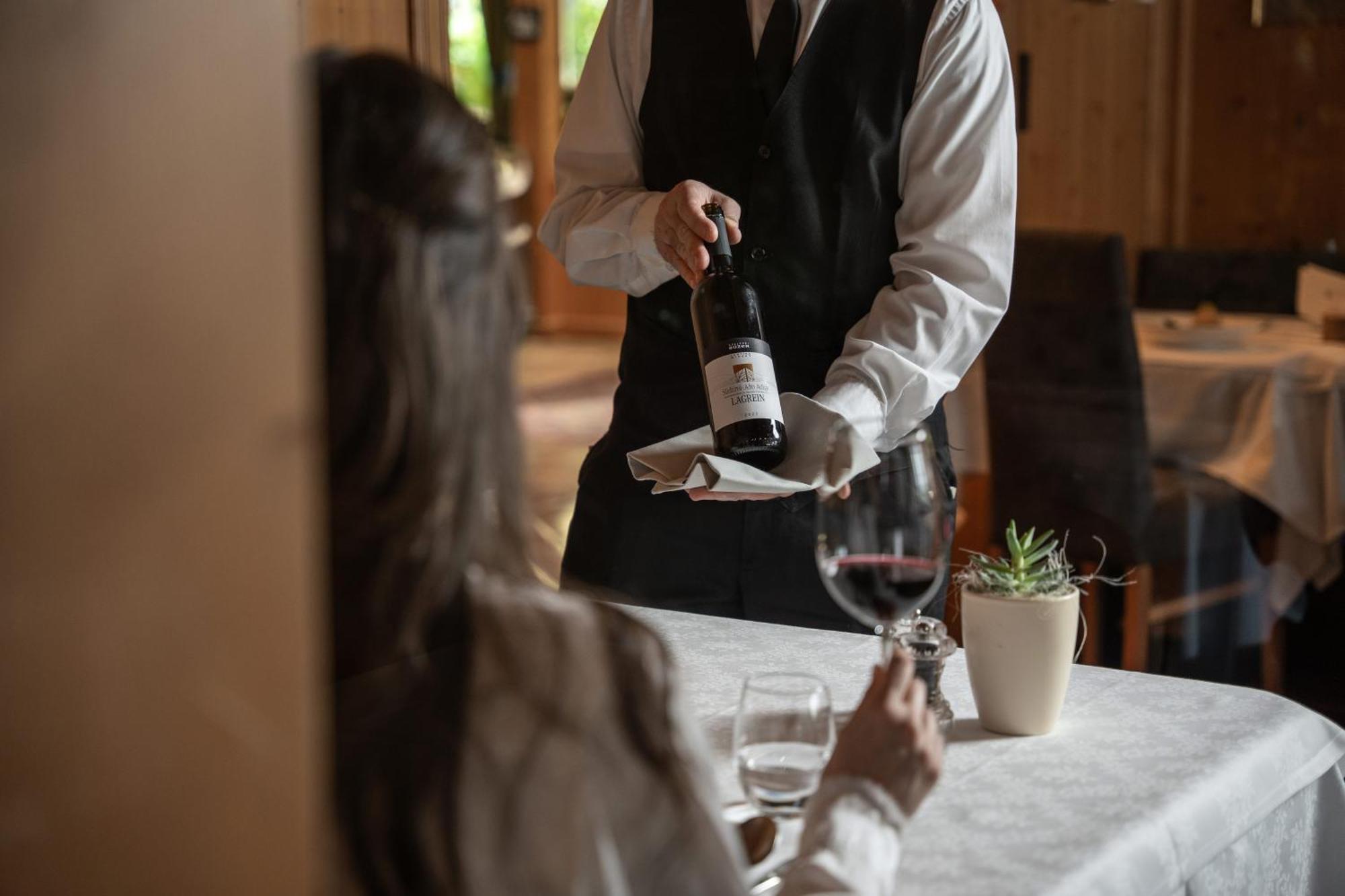 Ferien & Wellnesshotel Windschar Brunico Kültér fotó