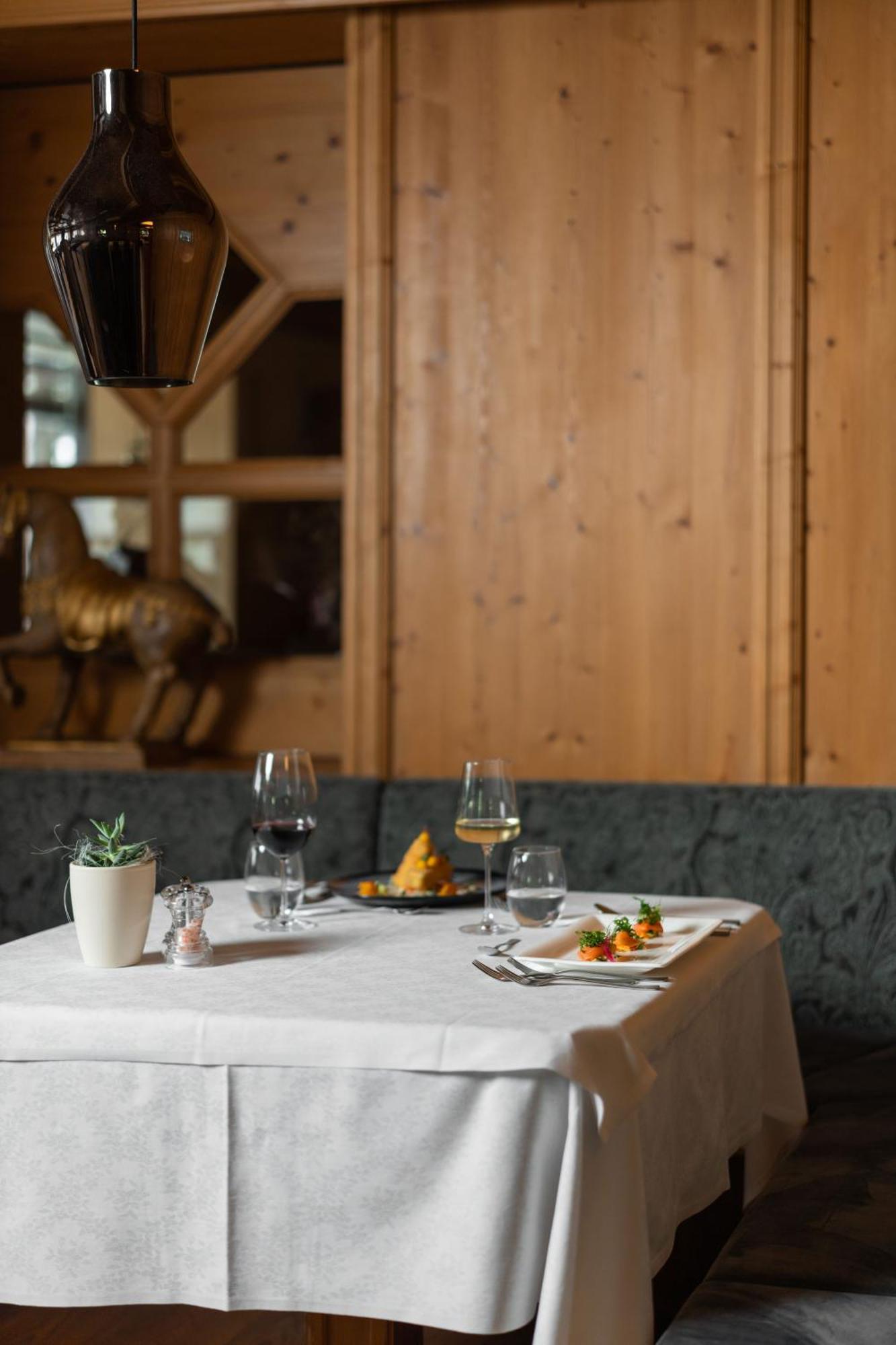 Ferien & Wellnesshotel Windschar Brunico Kültér fotó