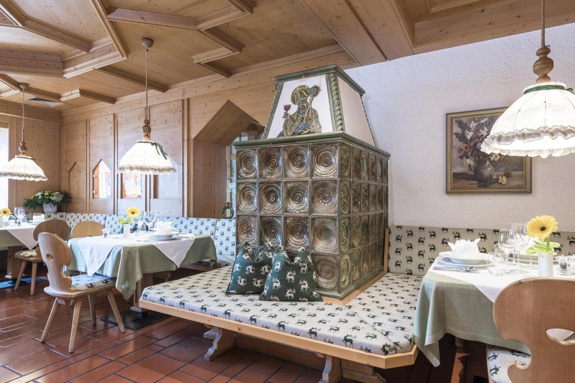 Ferien & Wellnesshotel Windschar Brunico Kültér fotó