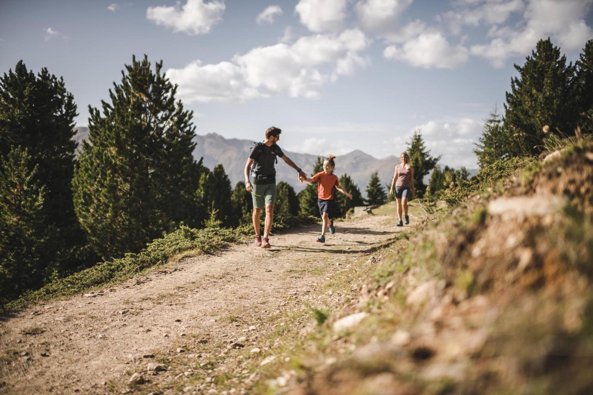 Ferien & Wellnesshotel Windschar Brunico Kültér fotó